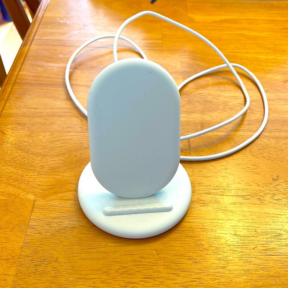 Google Pixel Charging Station